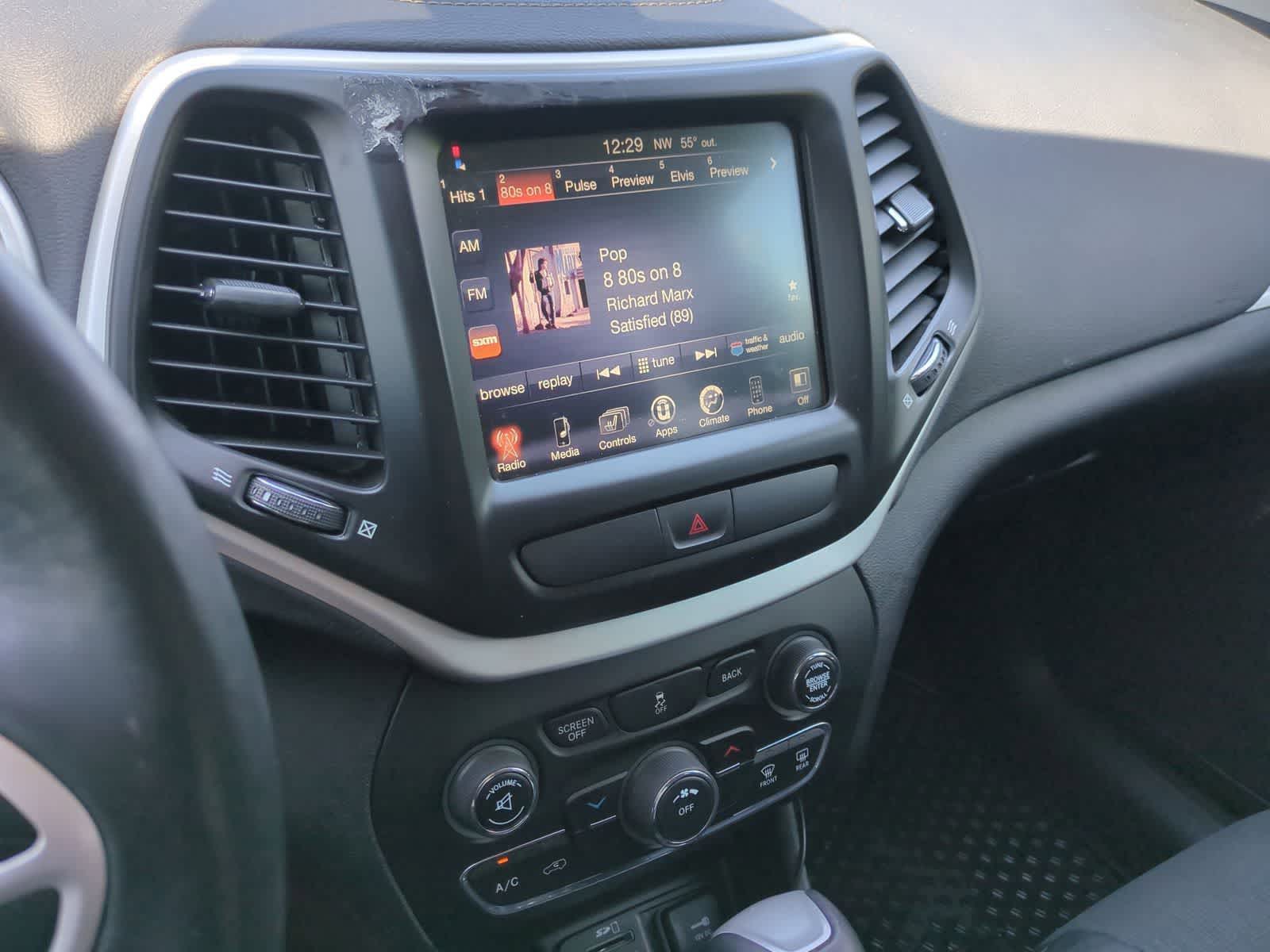 Thumbnail: 2018 Jeep Cherokee - 27