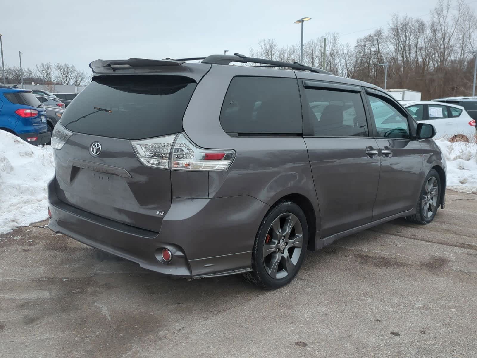 Thumbnail: 2015 Toyota Sienna - 8