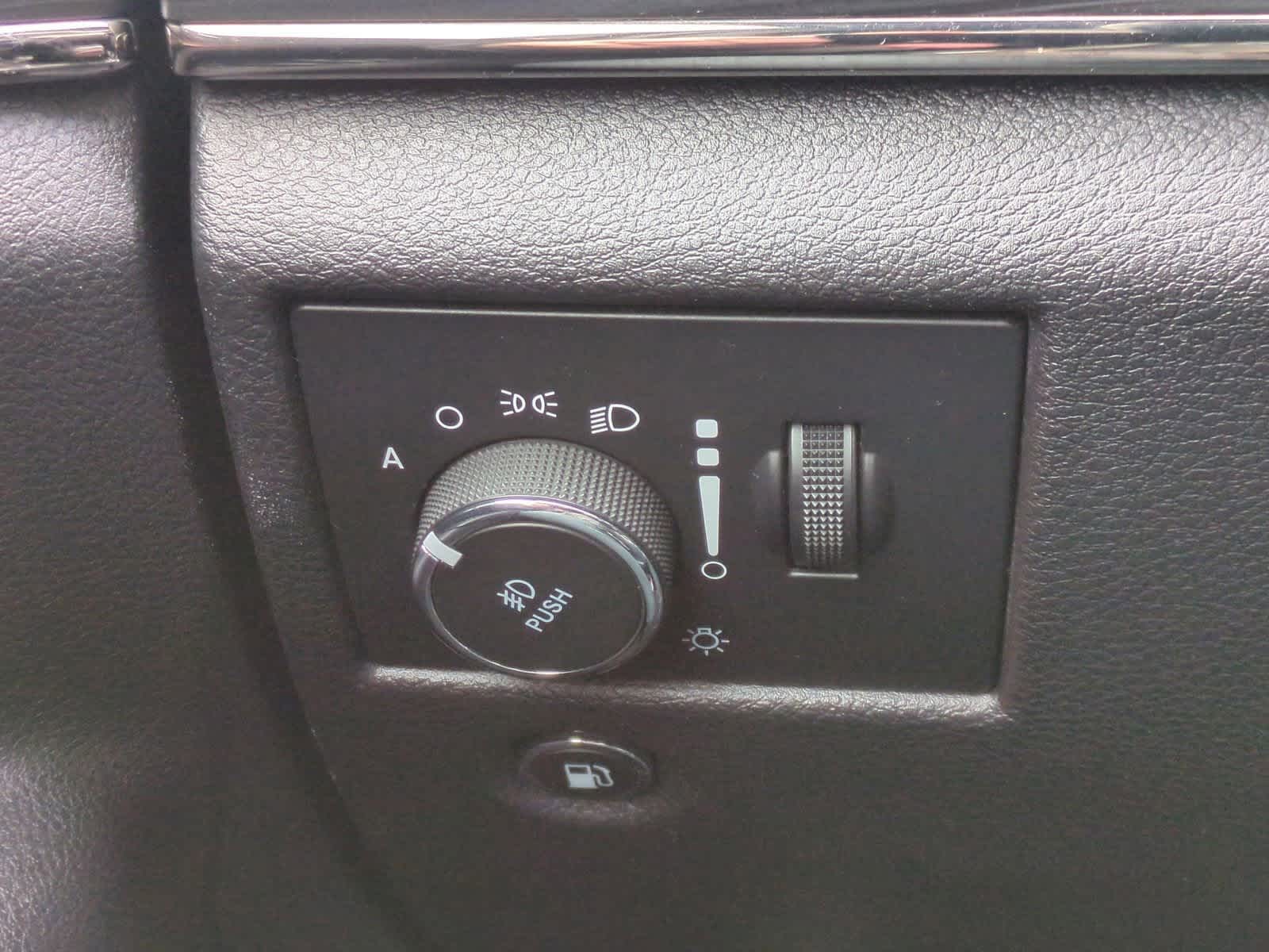 Thumbnail: 2020 Jeep Grand Cherokee - 31