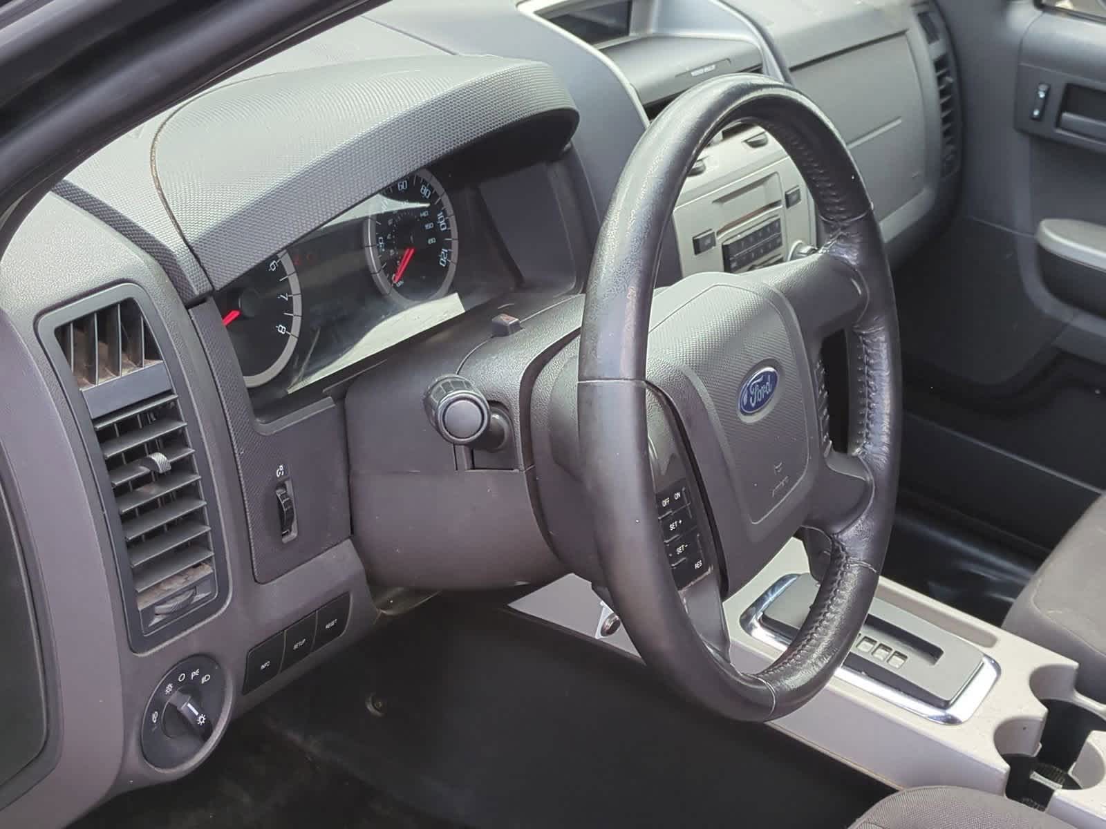 Thumbnail: 2011 Ford Escape - 10