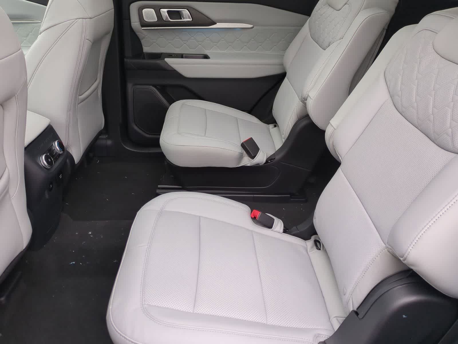 Thumbnail: 2026 Ford Explorer - 20