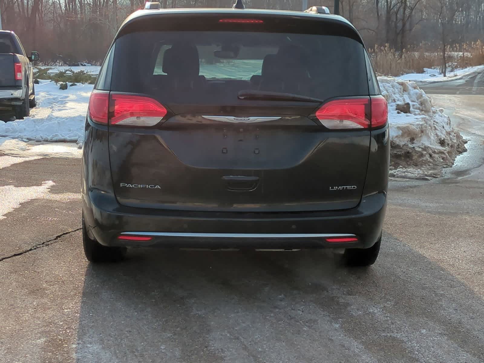 Thumbnail: 2020 Chrysler Pacifica - 7