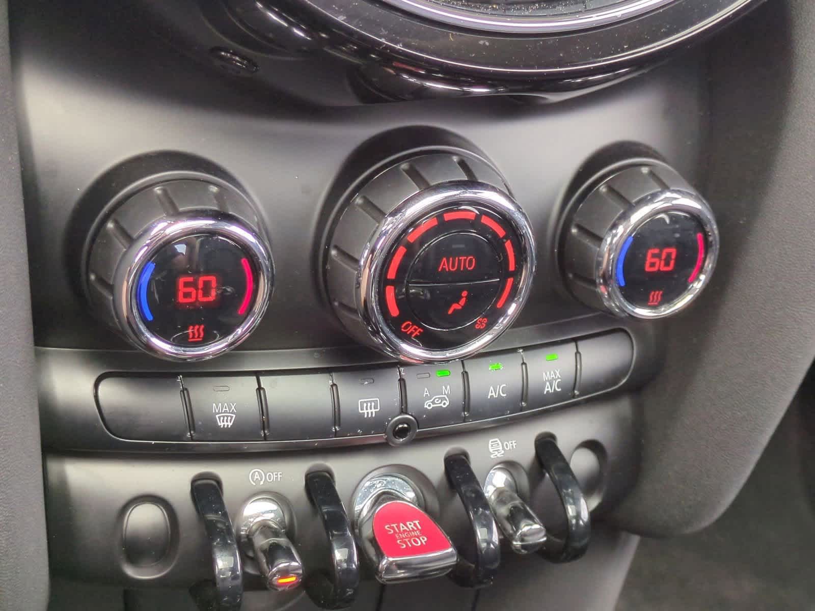 Thumbnail: 2015 MINI Cooper Hardtop - 30