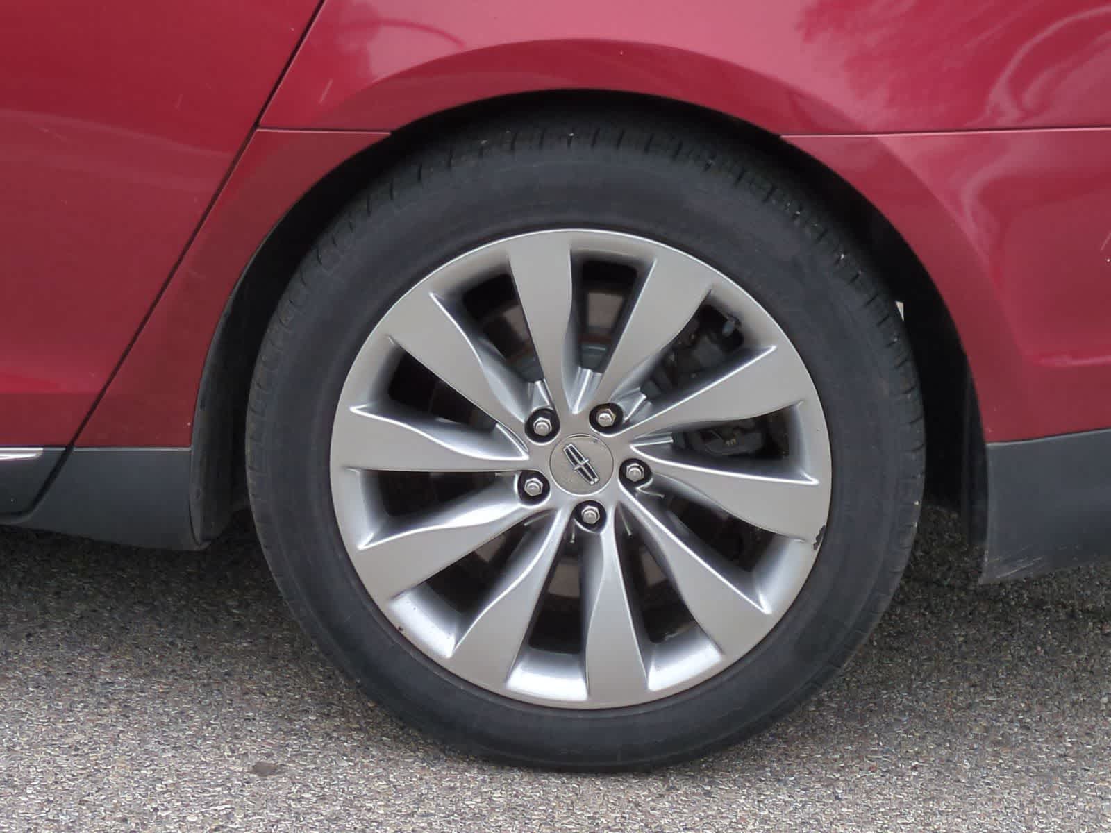 Thumbnail: 2013 Lincoln MKS - 14