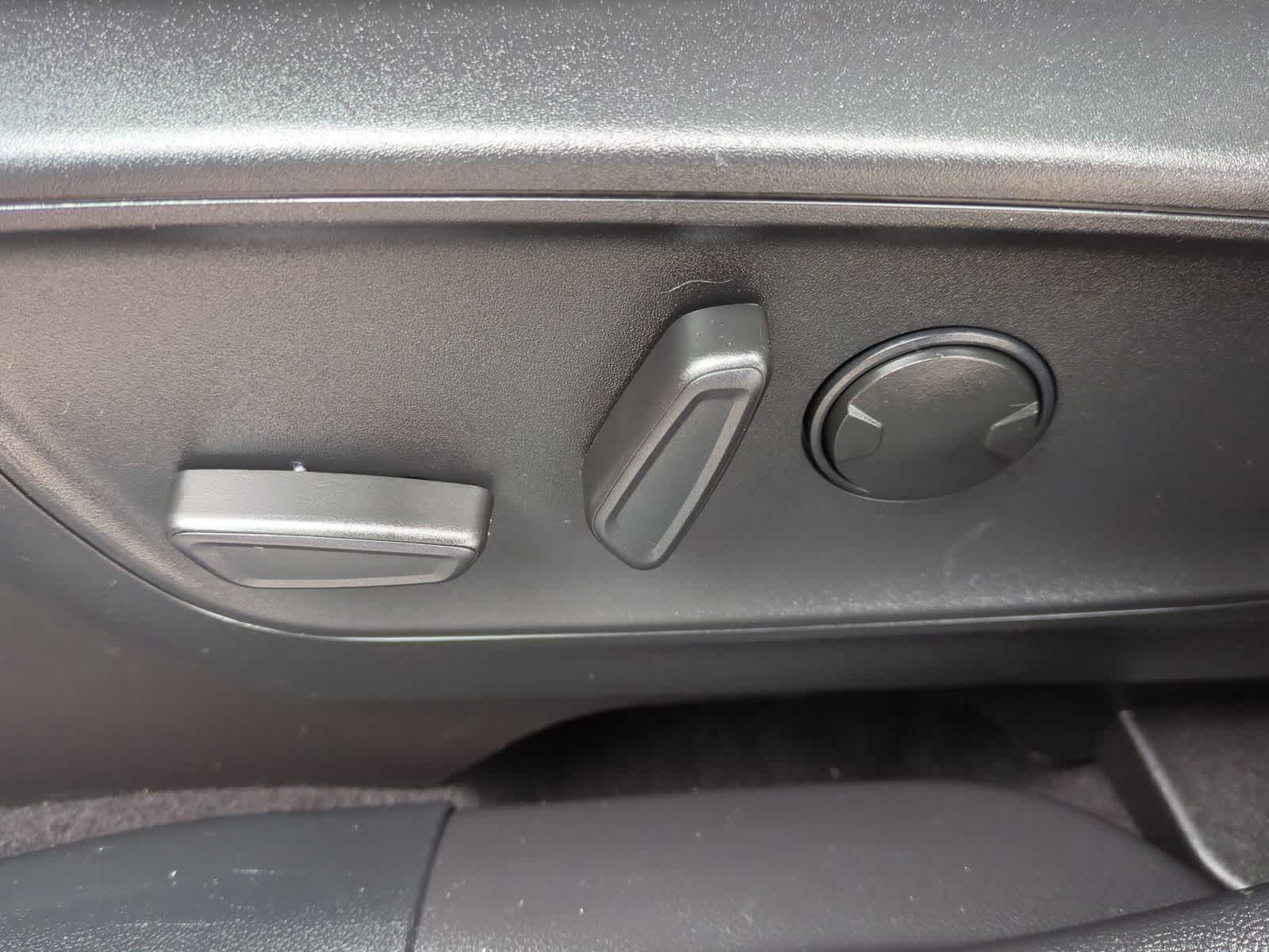 Thumbnail: 2022 Ford Escape - 17