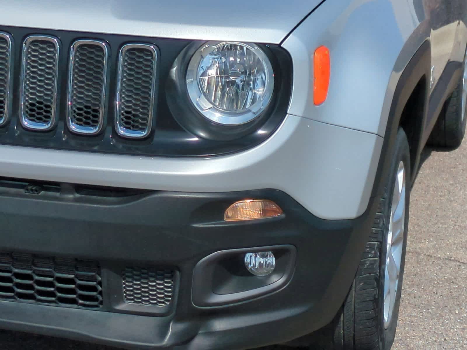 Thumbnail: 2018 Jeep Renegade - 11