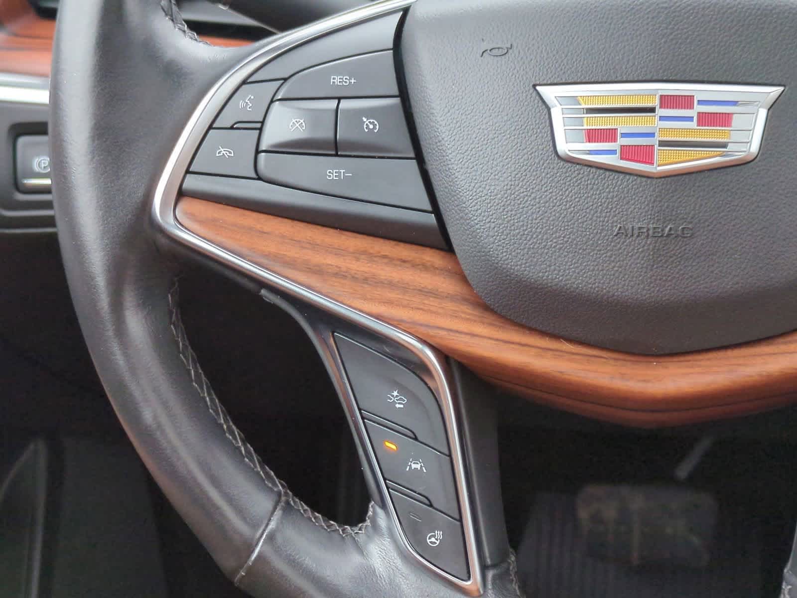 Thumbnail: 2023 Cadillac XT5 - 25