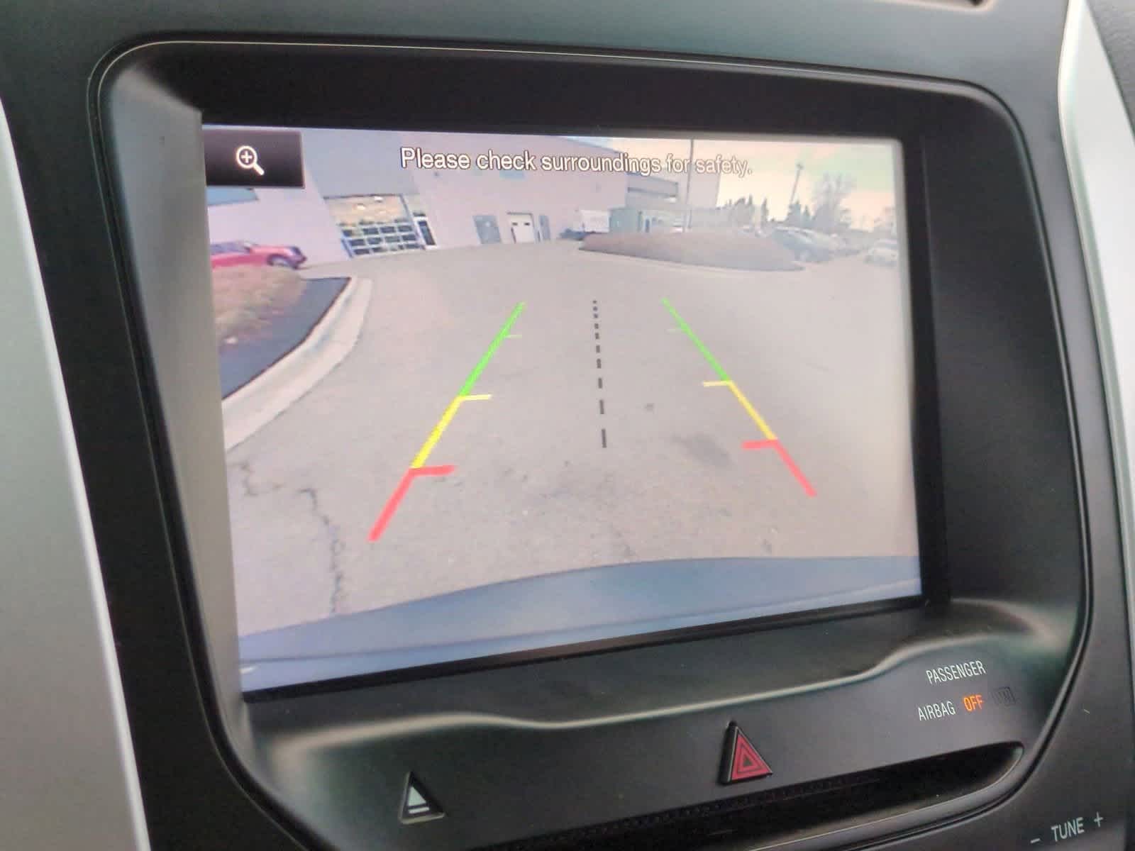 Thumbnail: 2015 Ford Explorer - 32