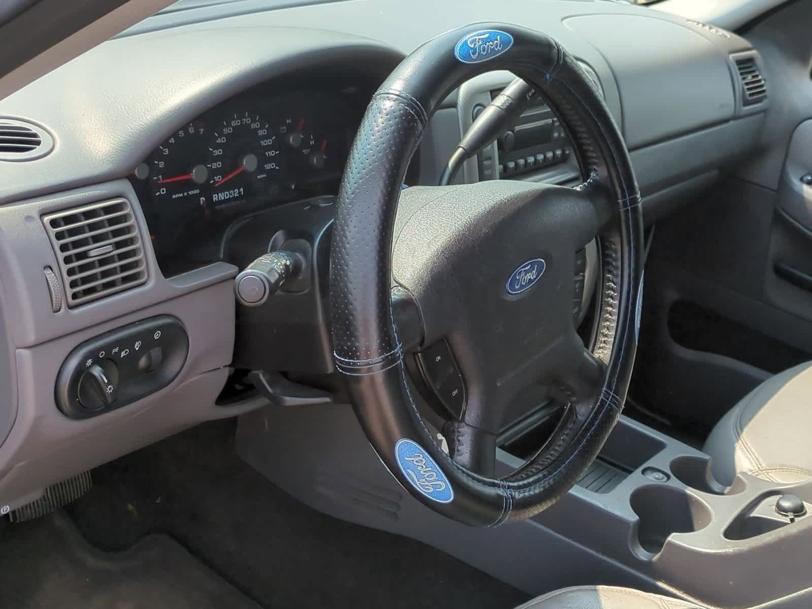 2005 Ford Explorer XLT 10