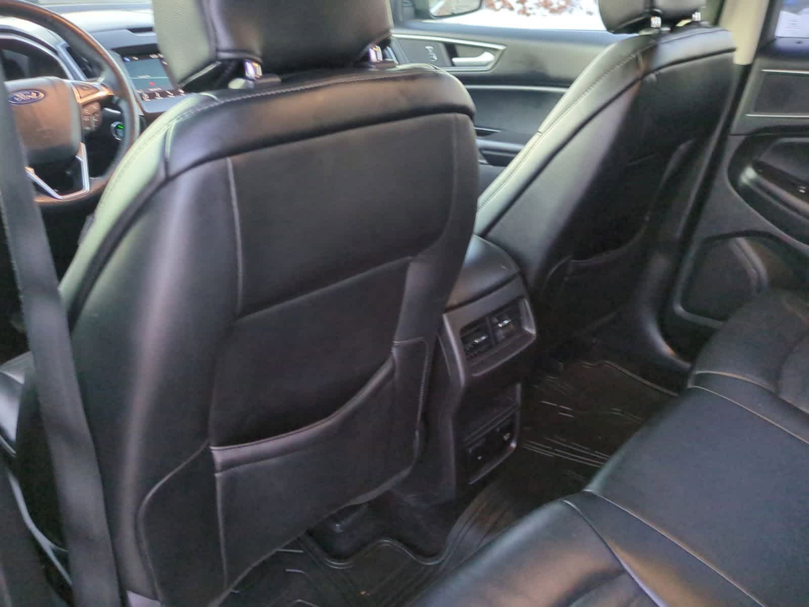 Thumbnail: 2016 Ford Edge - 18