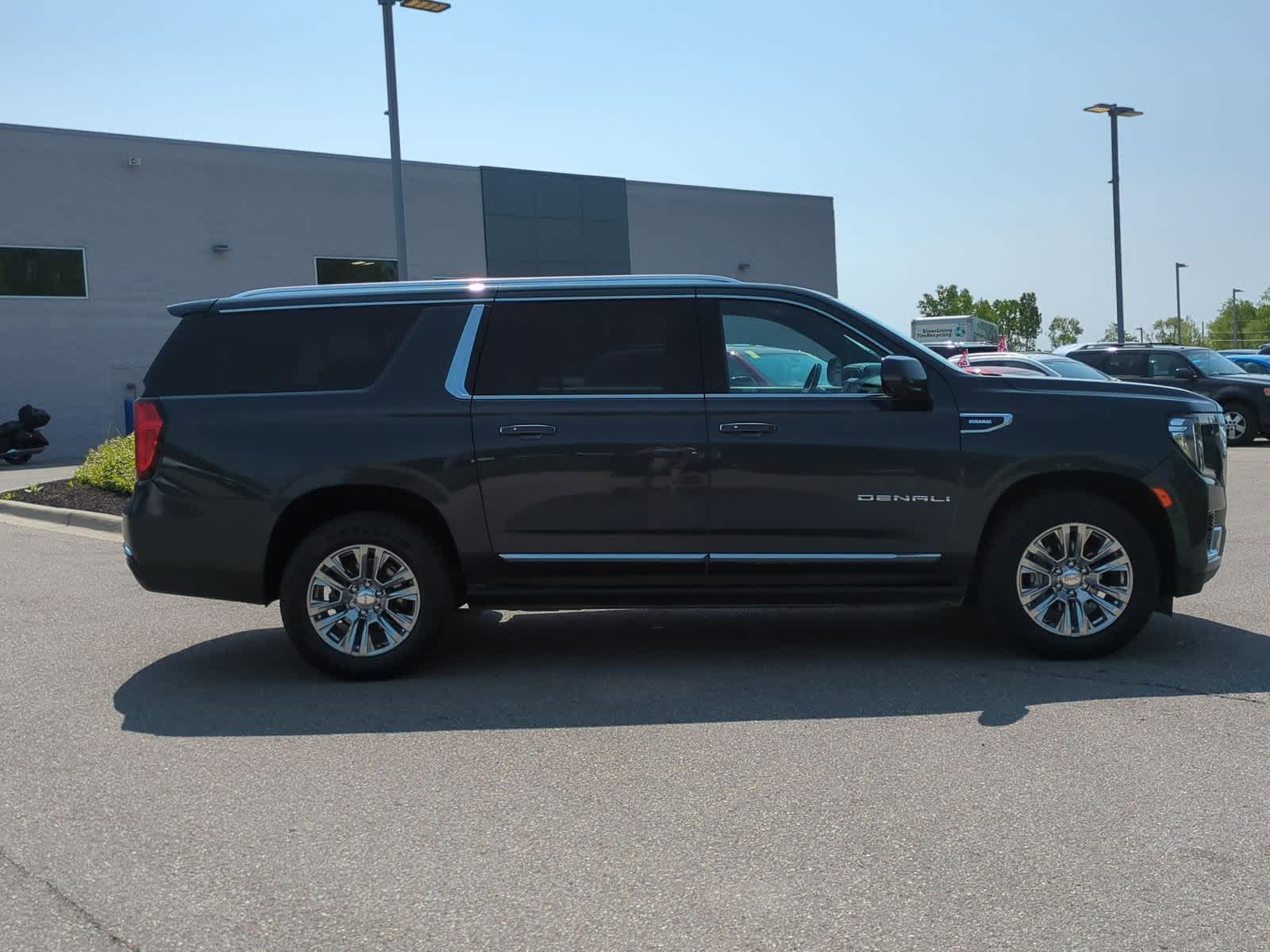2021 GMC Yukon XL Denali 9