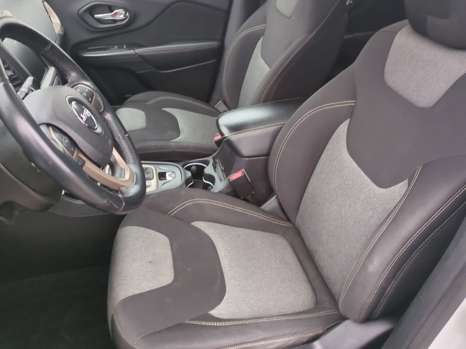 Thumbnail: 2014 Jeep Cherokee - 16