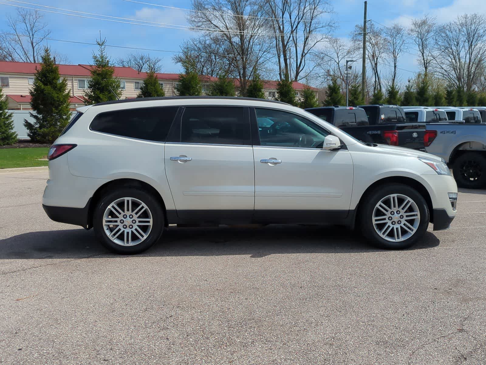 Thumbnail: 2015 Chevrolet Traverse - 9