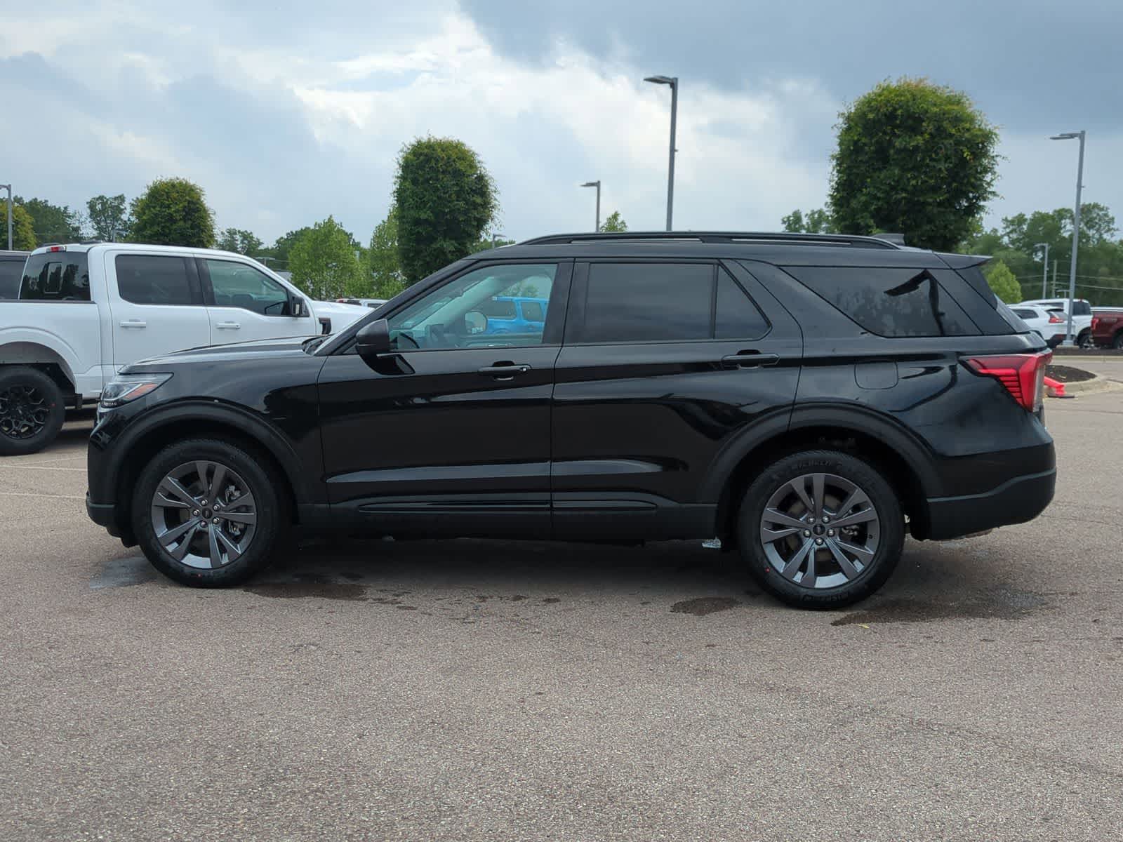 Thumbnail: 2026 Ford Explorer - 5