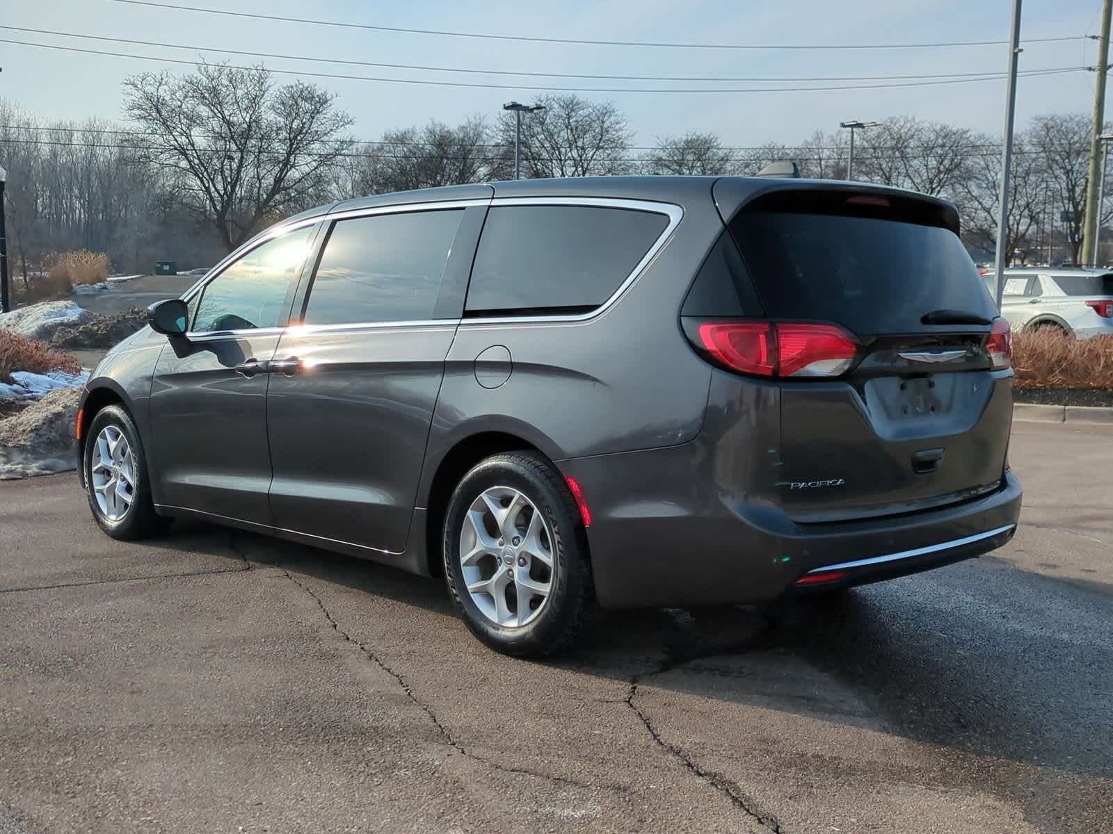 Thumbnail: 2018 Chrysler Pacifica - 6