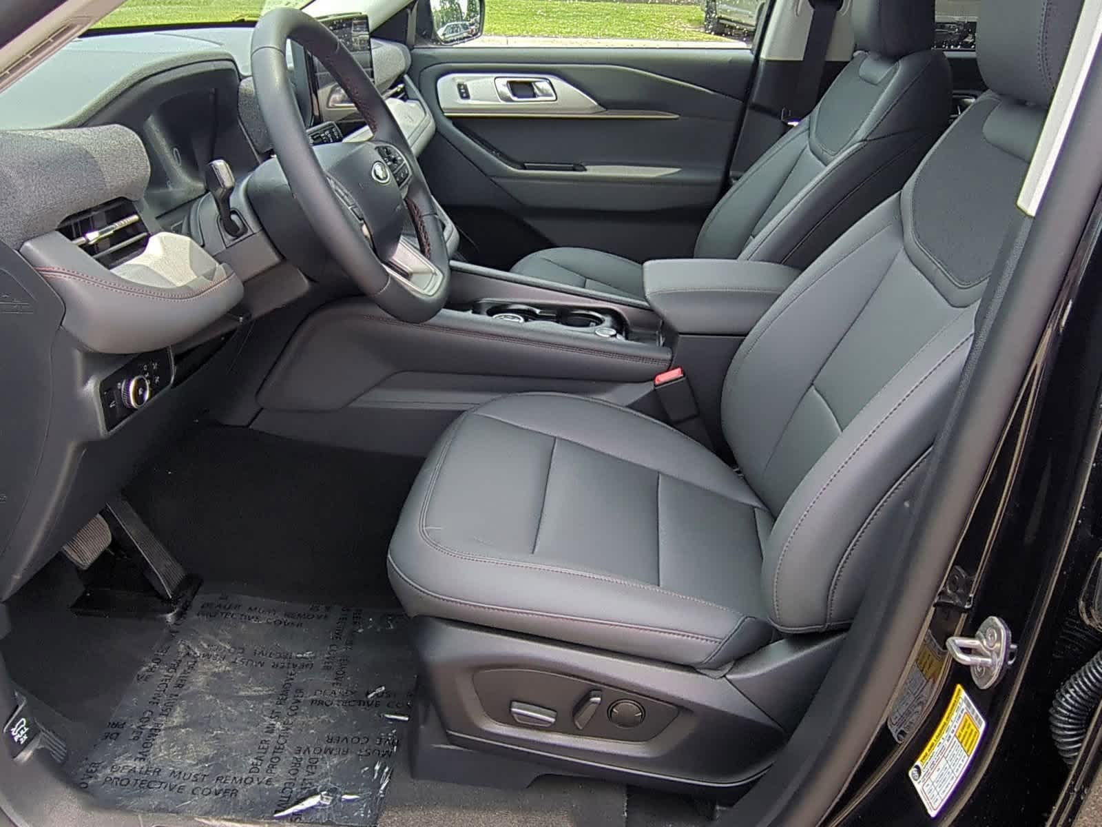 2025 Ford Explorer Active 16
