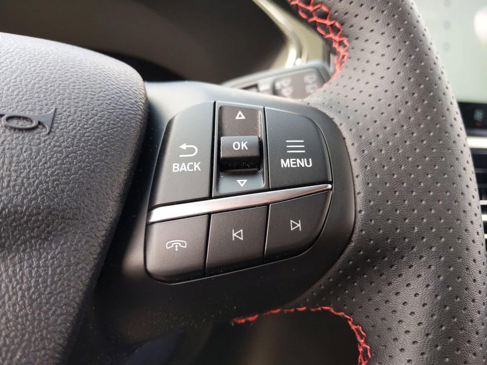 2025 Ford Escape ST-Line 24