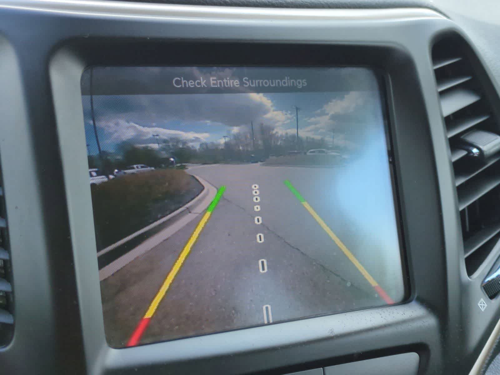 Thumbnail: 2016 Jeep Cherokee - 29