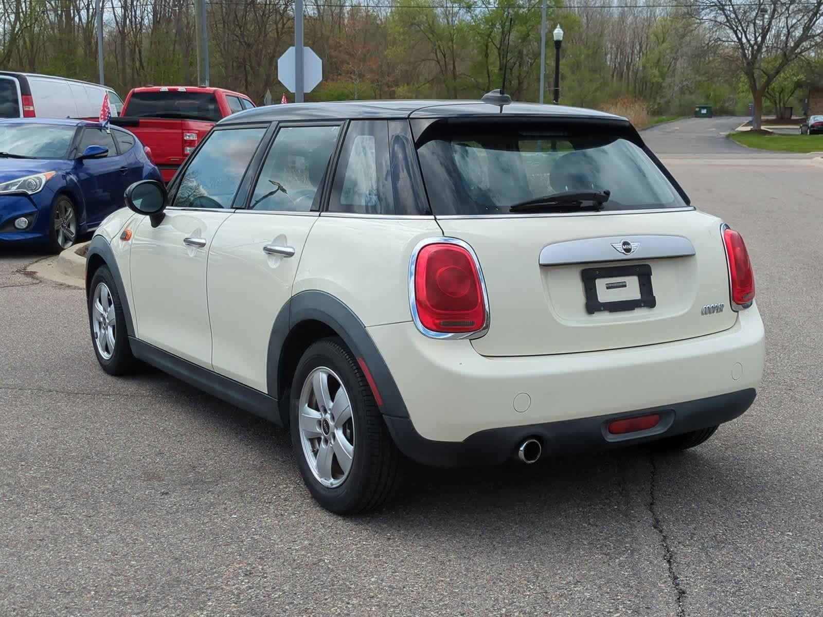 Thumbnail: 2015 MINI Cooper Hardtop - 6