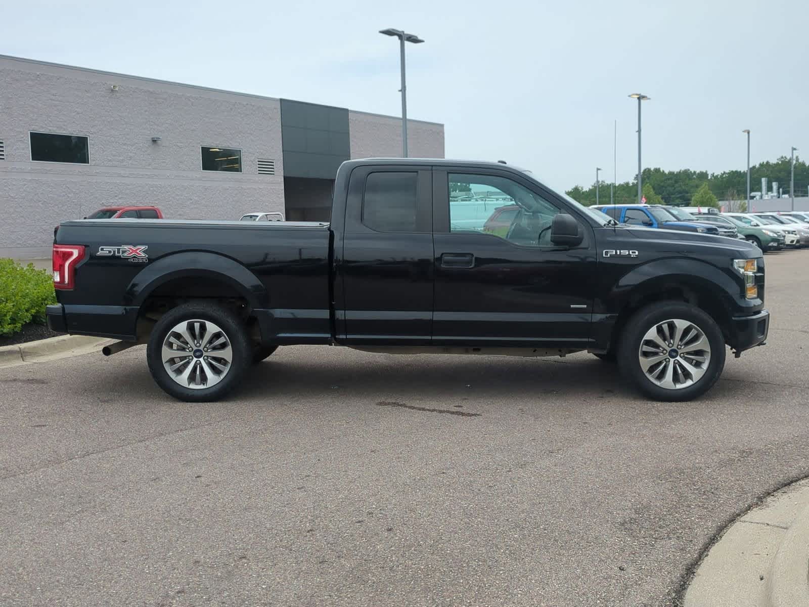 Thumbnail: 2017 Ford F-150 - 9