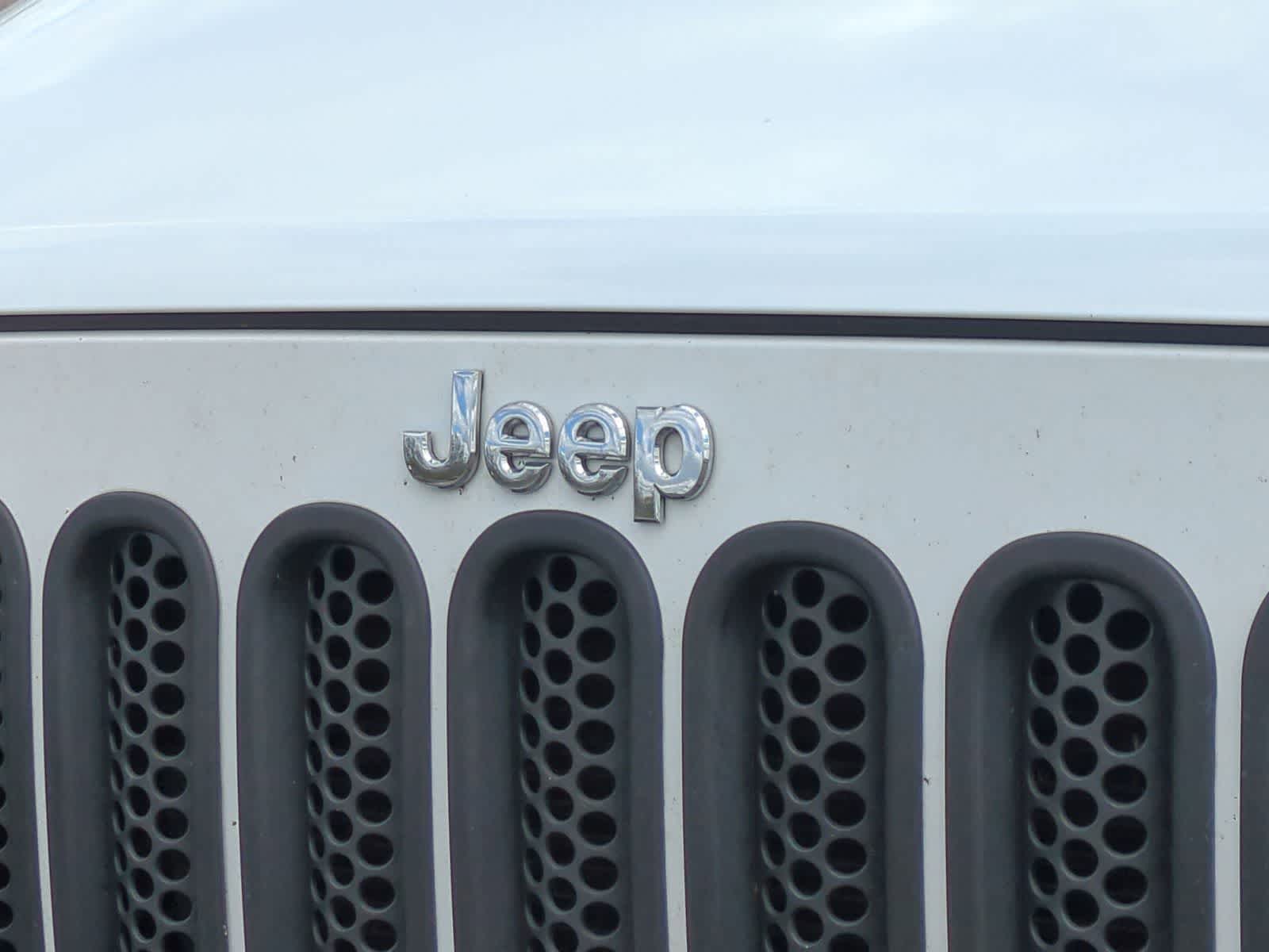 Thumbnail: 2016 Jeep Wrangler - 12