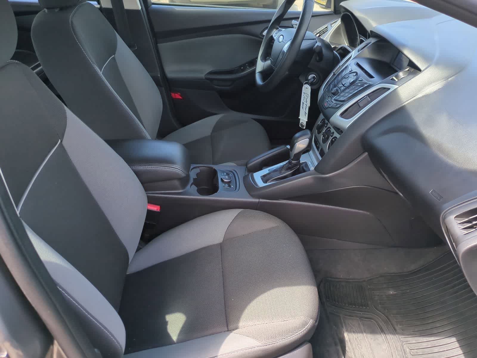 Thumbnail: 2014 Ford Focus - 21