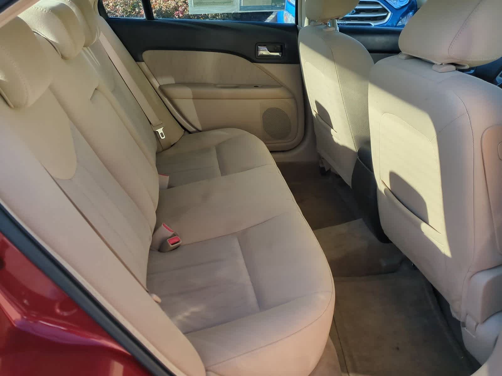 Thumbnail: 2010 Mercury Milan - 21