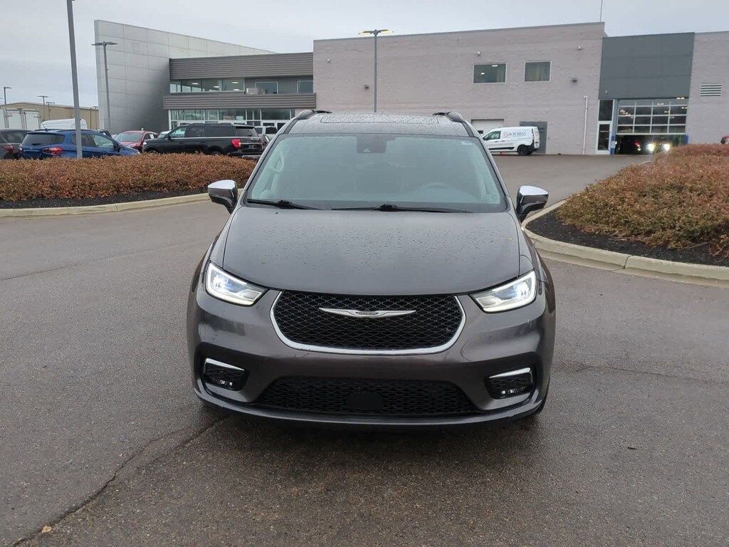 Used 2022 Chrysler Pacifica Limited Van