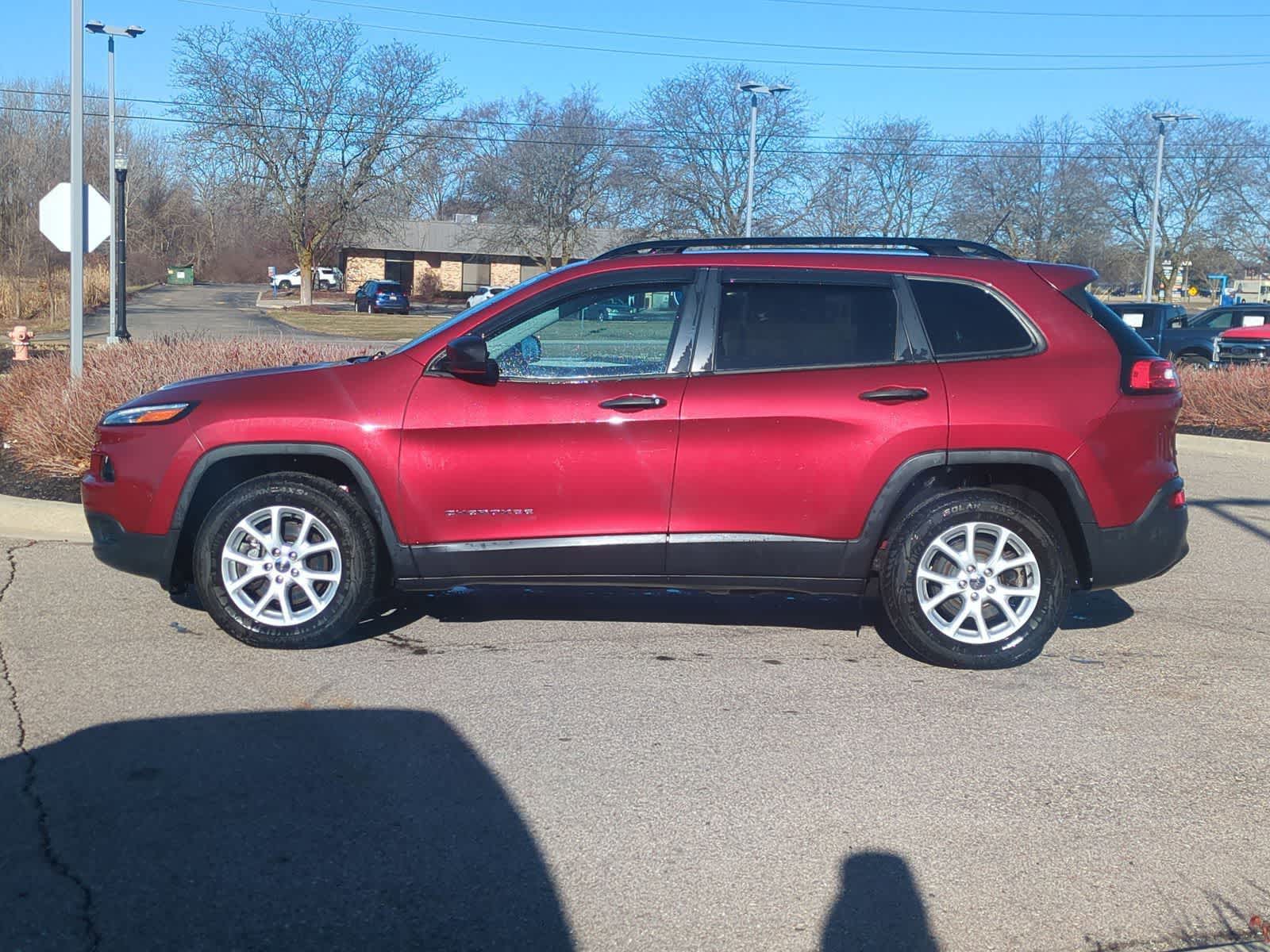 Thumbnail: 2016 Jeep Cherokee - 5