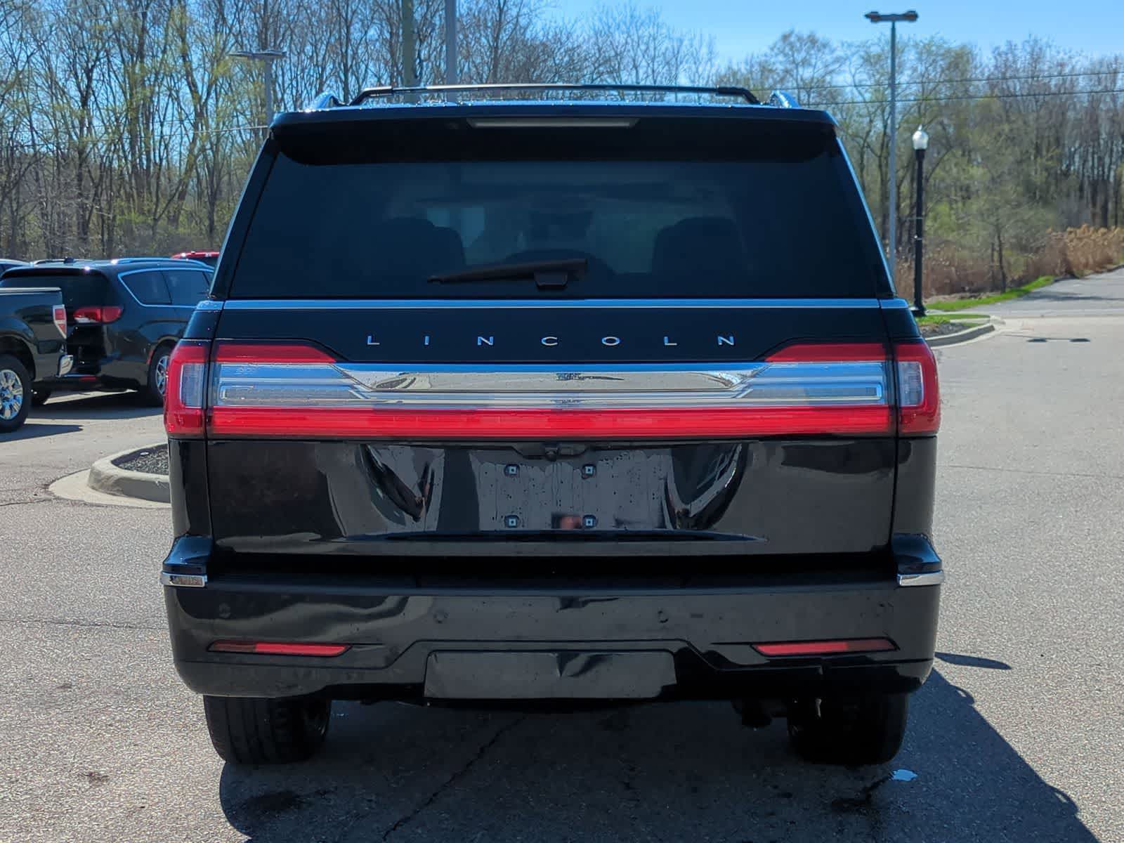 Thumbnail: 2021 Lincoln Navigator - 7