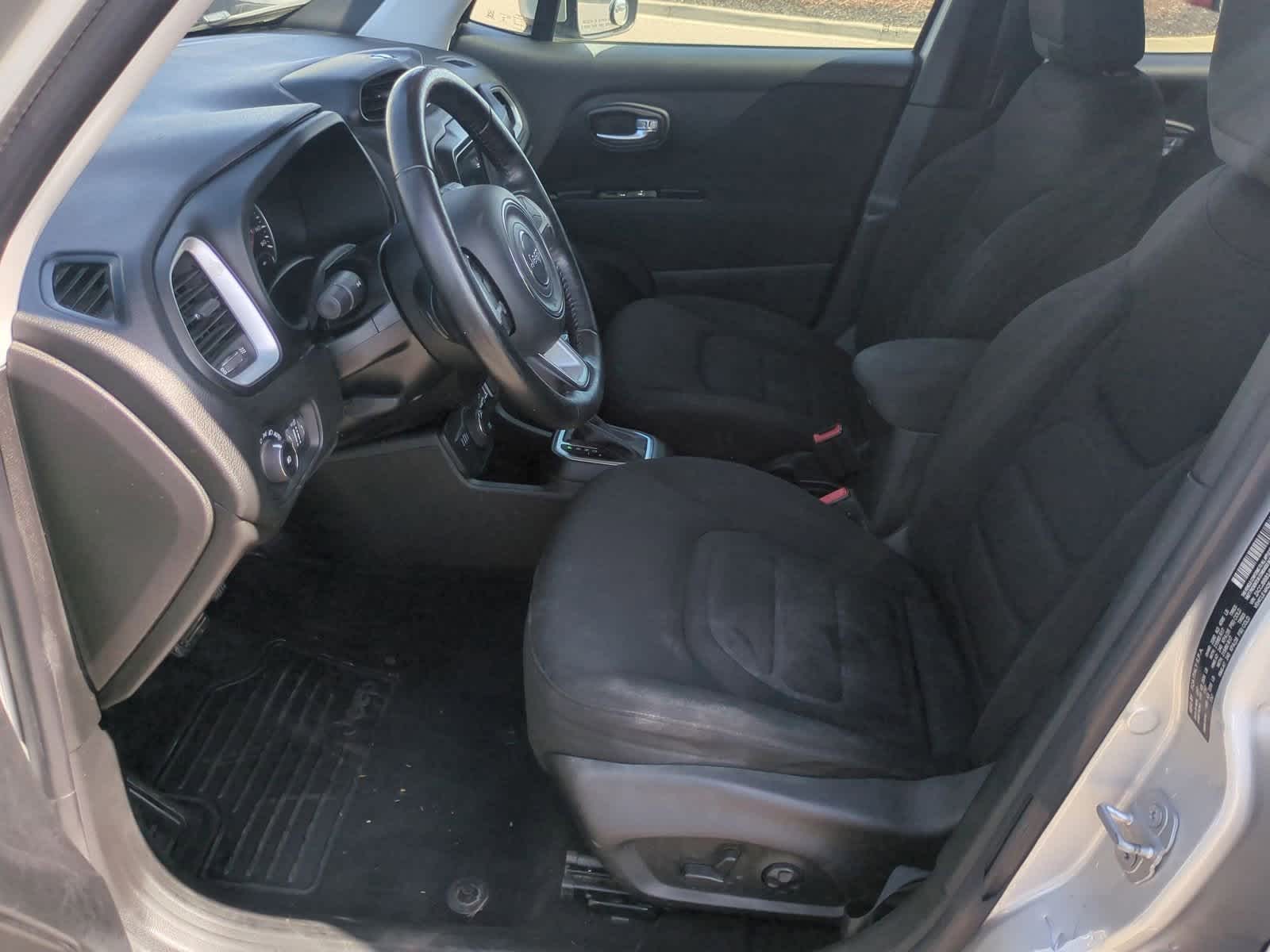 Thumbnail: 2018 Jeep Renegade - 16