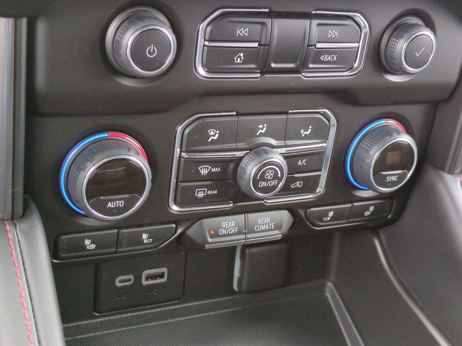 Thumbnail: 2024 Chevrolet Tahoe - 26