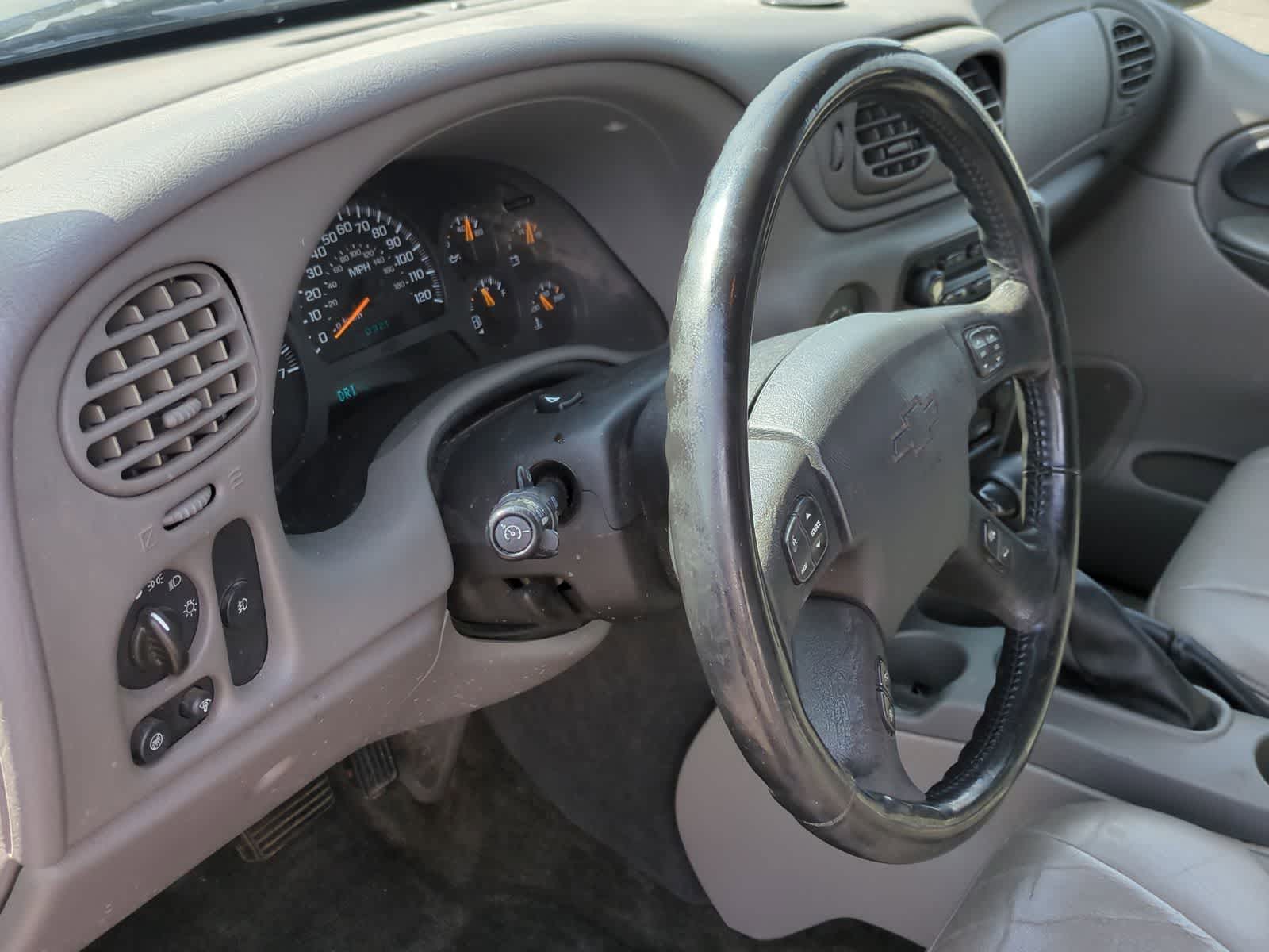 Thumbnail: 2004 Chevrolet TrailBlazer - 10