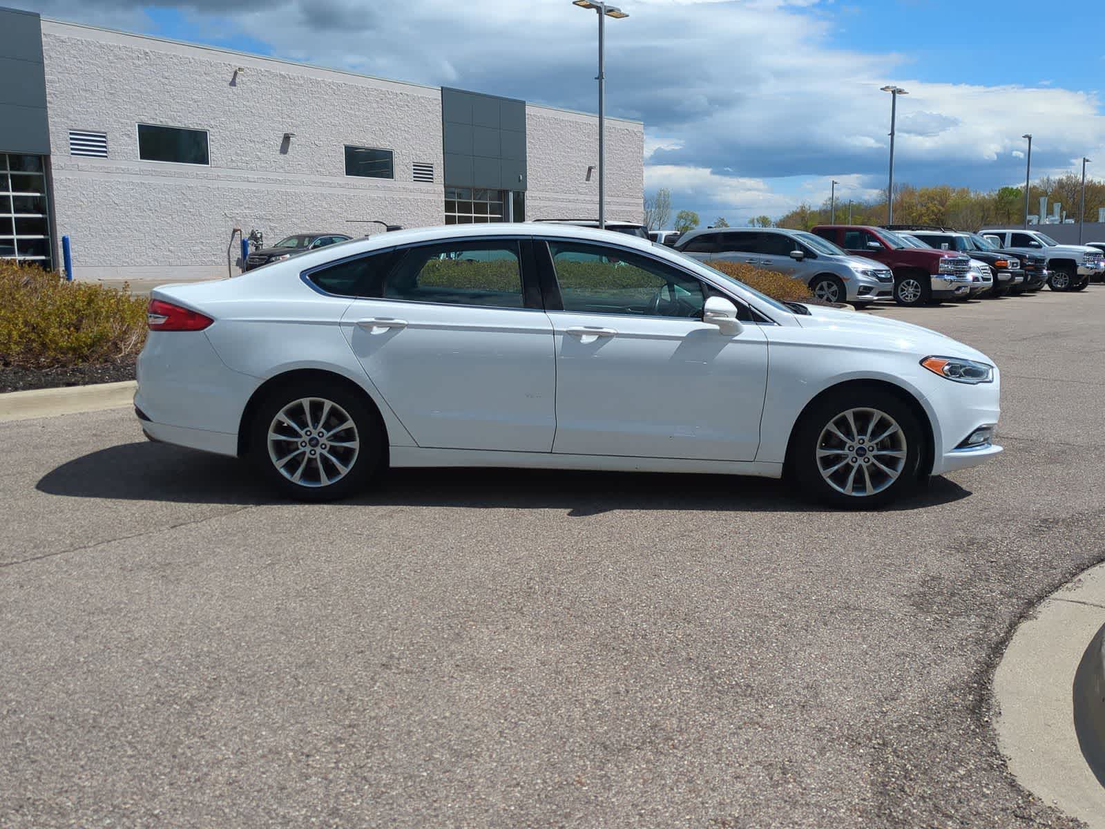 Thumbnail: 2017 Ford Fusion - 9
