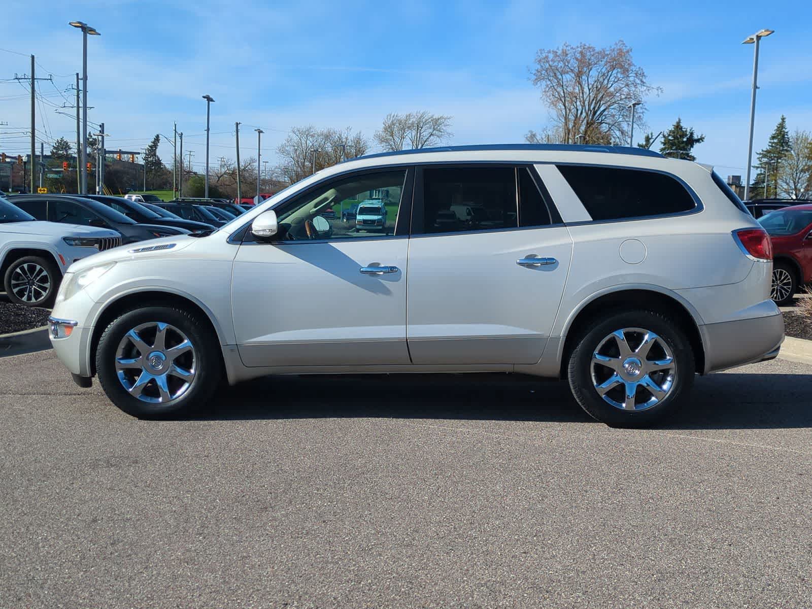 Thumbnail: 2010 Buick Enclave - 5