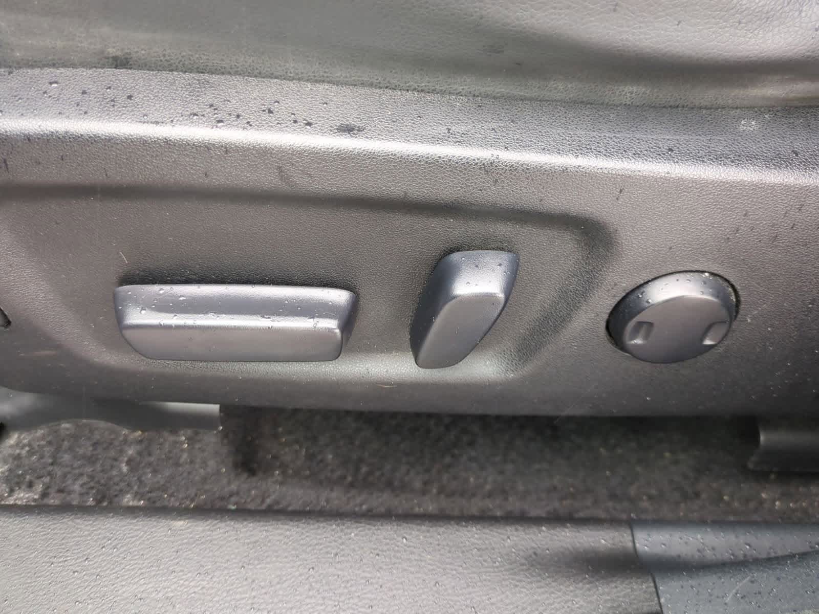 Thumbnail: 2015 Toyota Highlander - 17