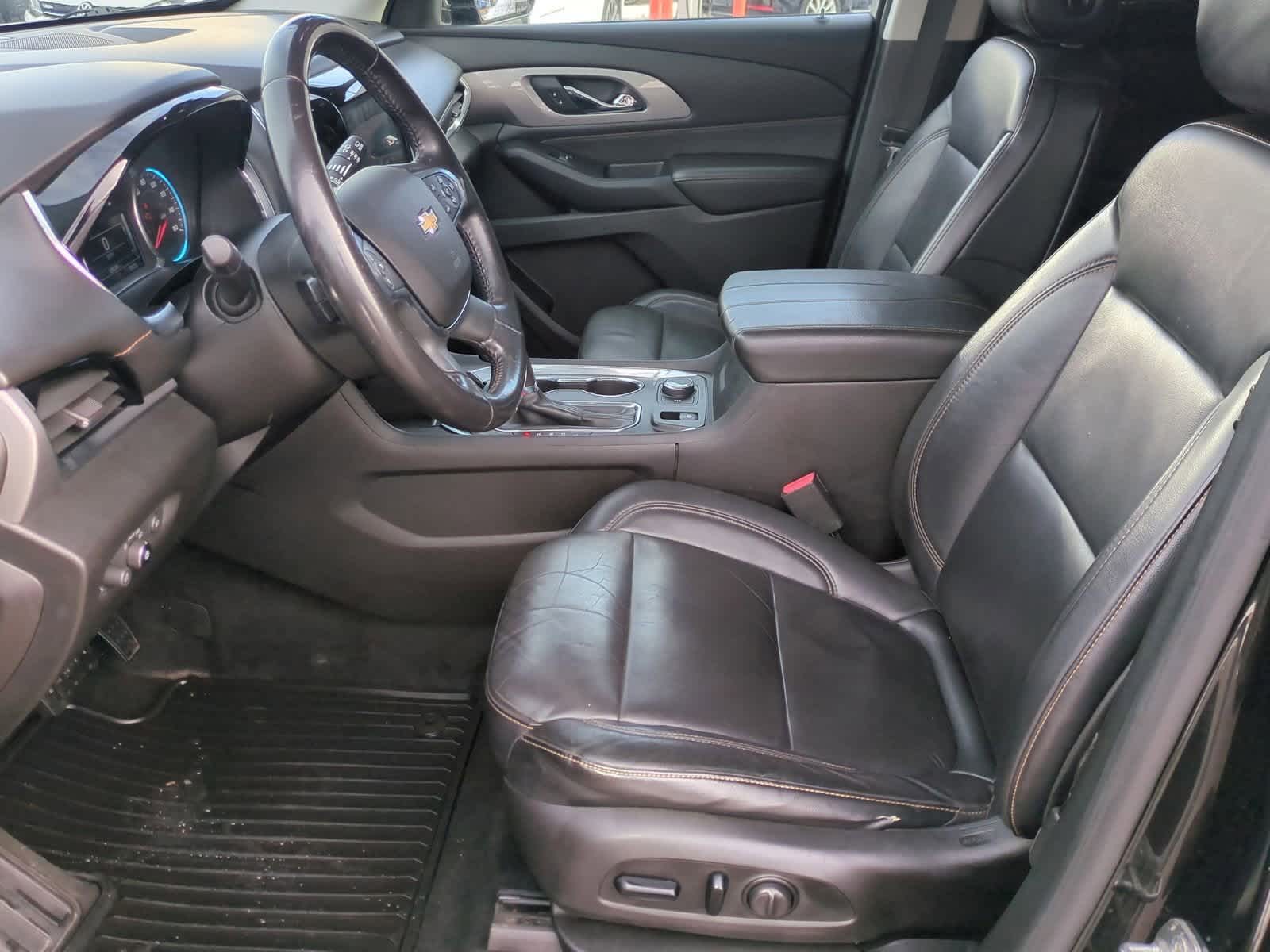 Thumbnail: 2018 Chevrolet Traverse - 16