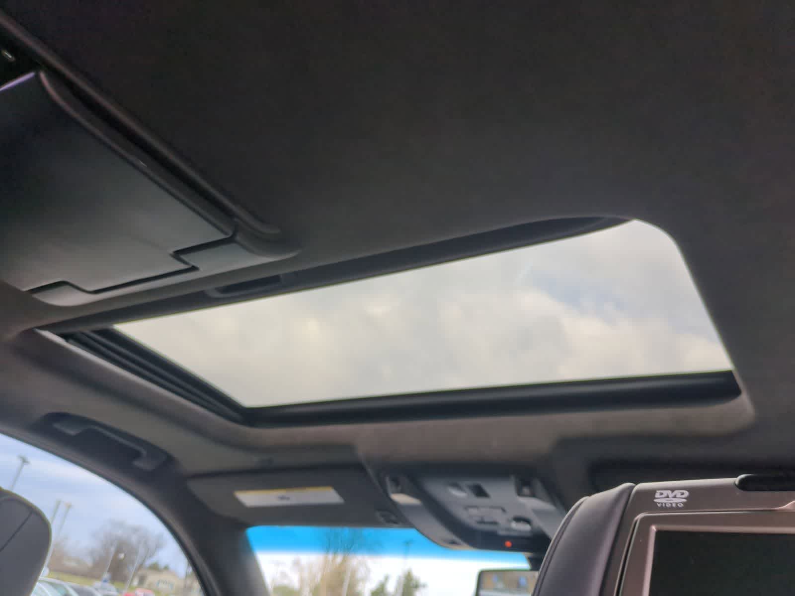 Thumbnail: 2015 Cadillac Escalade - 22