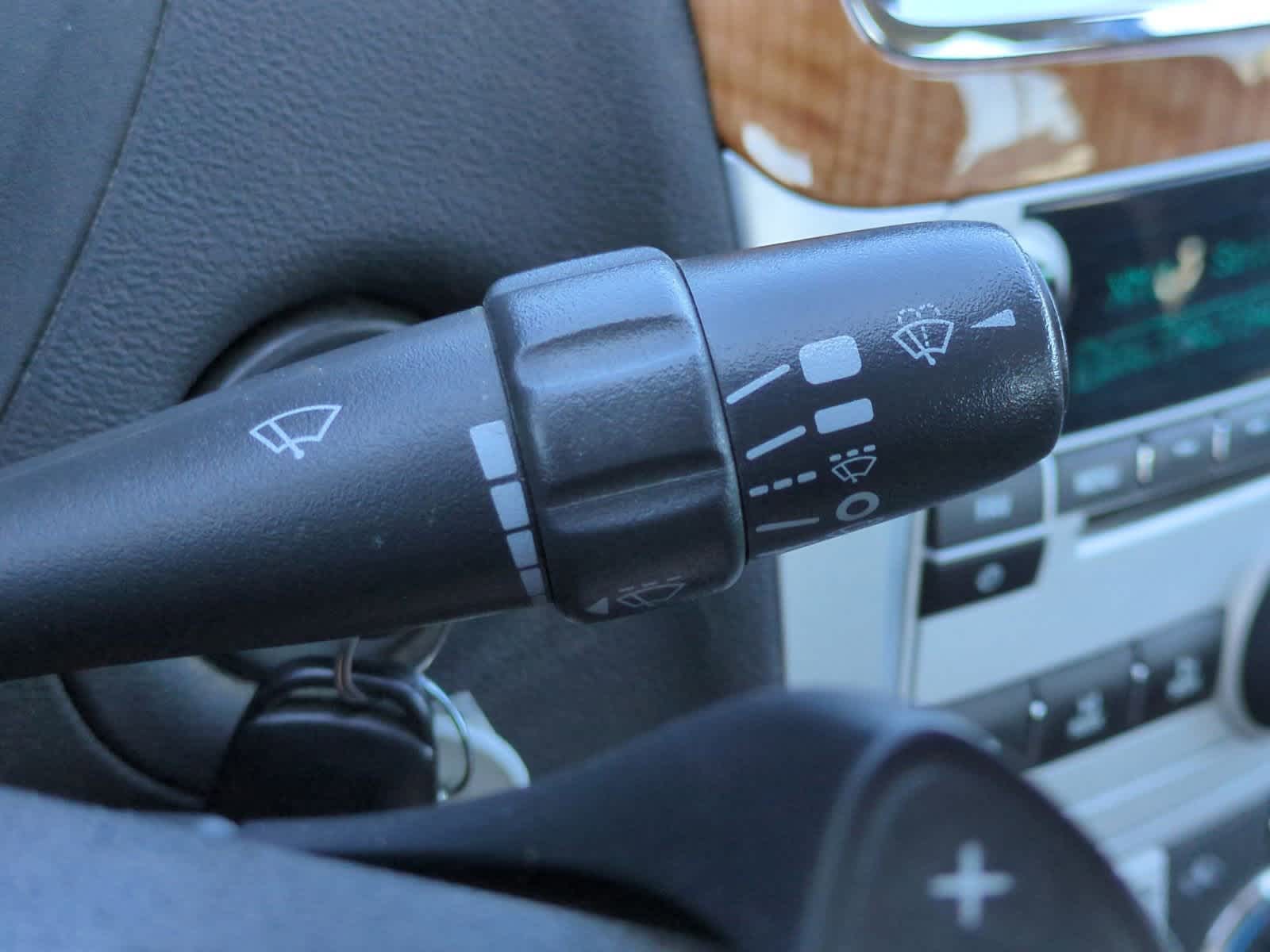 Thumbnail: 2010 Chevrolet Malibu - 23