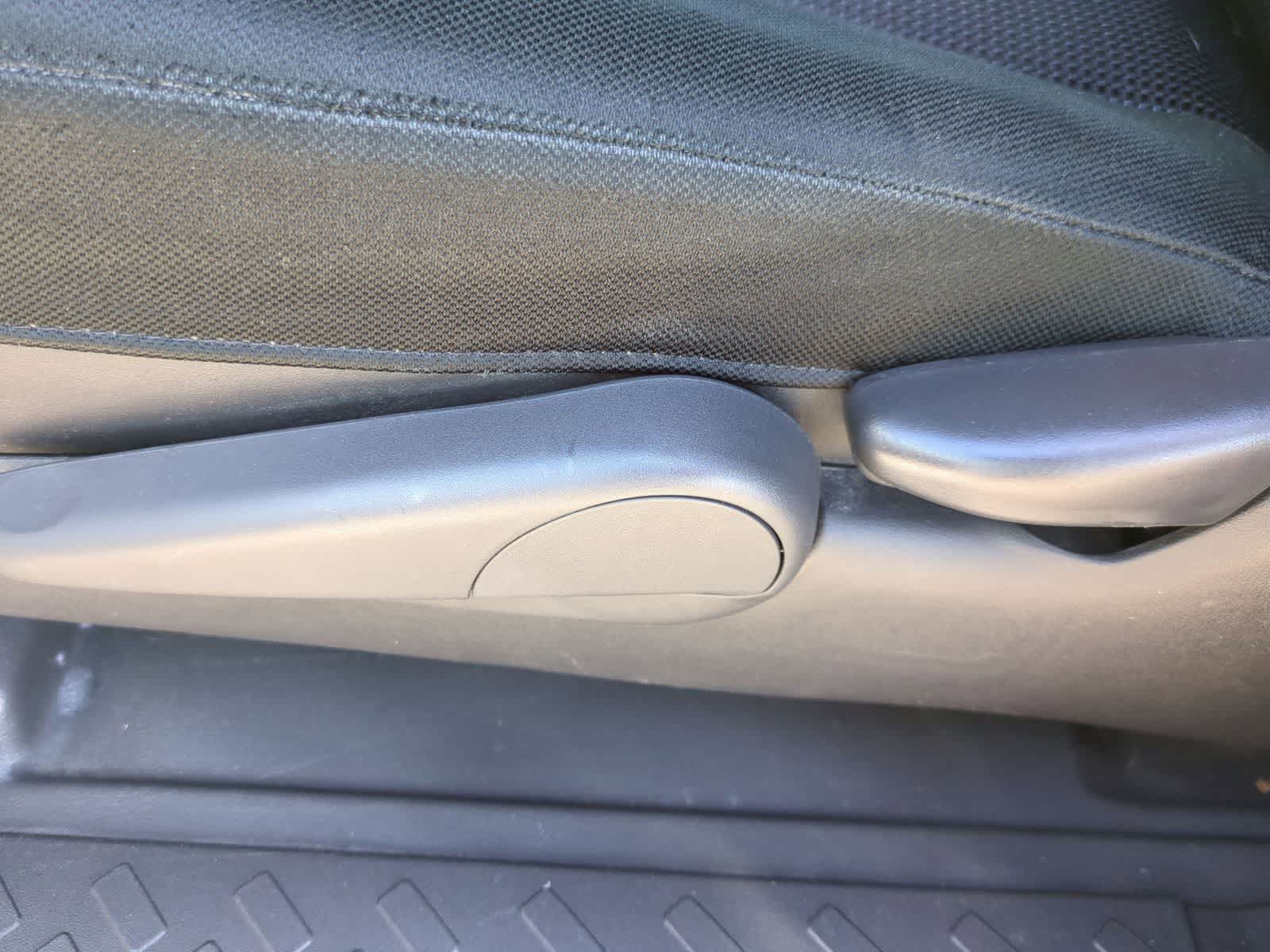 Thumbnail: 2010 Toyota FJ Cruiser - 17