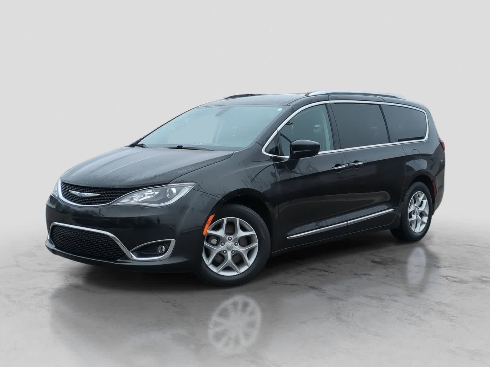 2018 Chrysler Pacifica  -
                  Waterford, MI