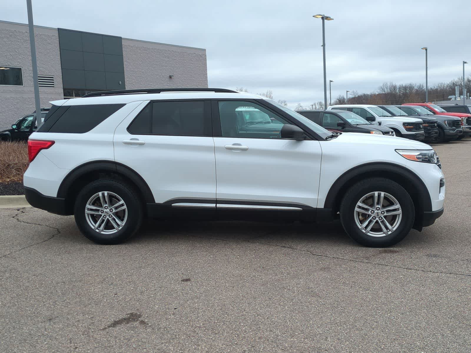 Thumbnail: 2020 Ford Explorer - 9