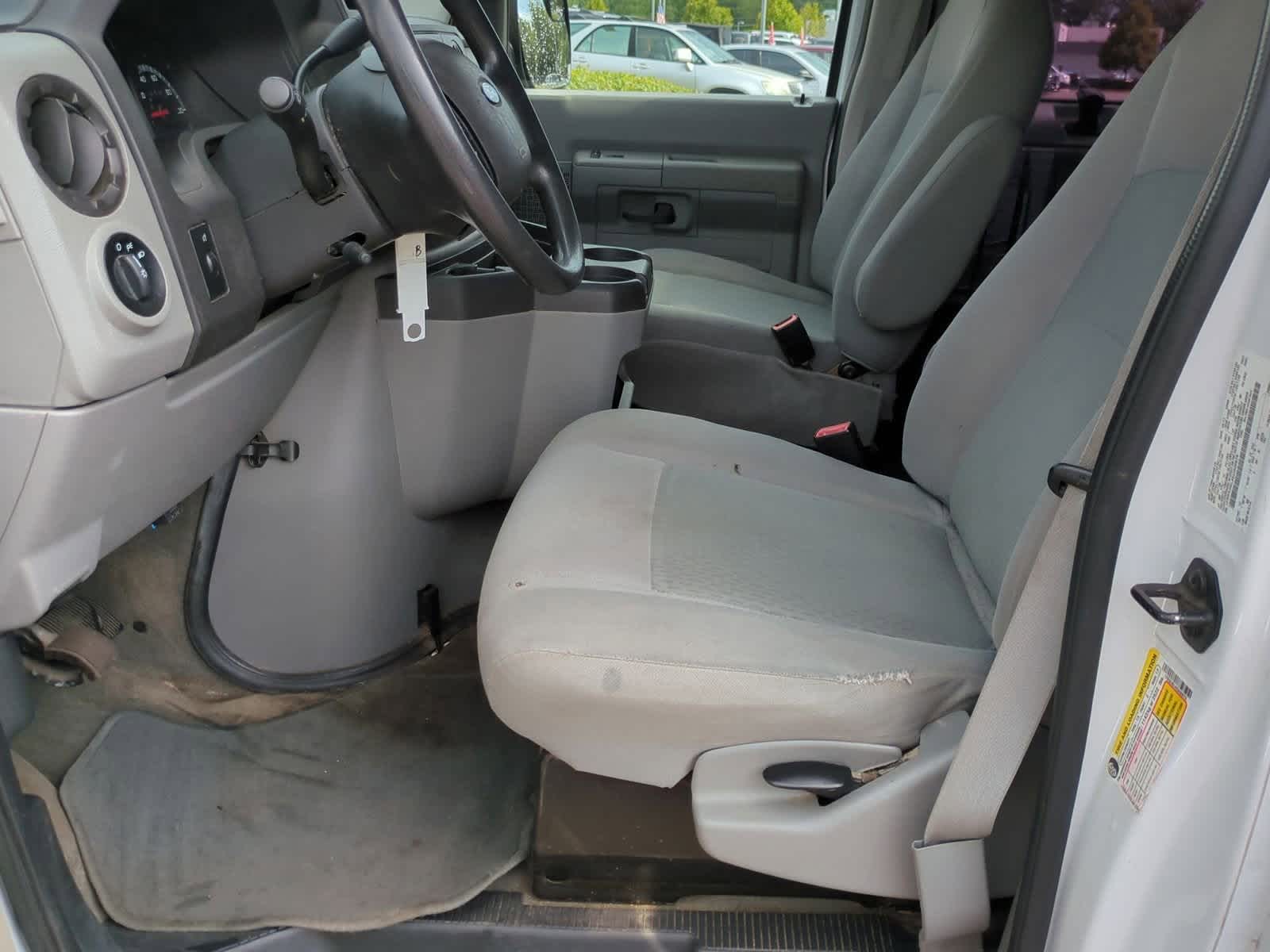 Thumbnail: 2014 Ford Econoline - 16