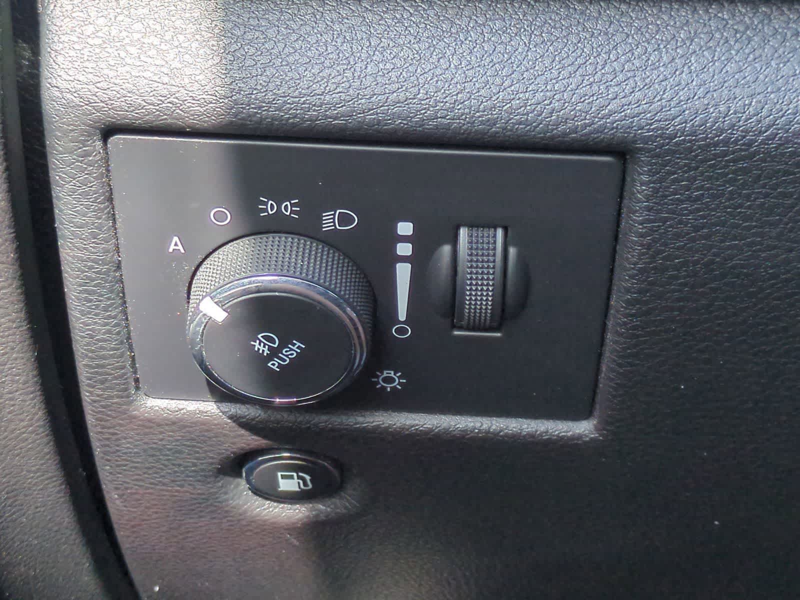 Thumbnail: 2019 Jeep Grand Cherokee - 29