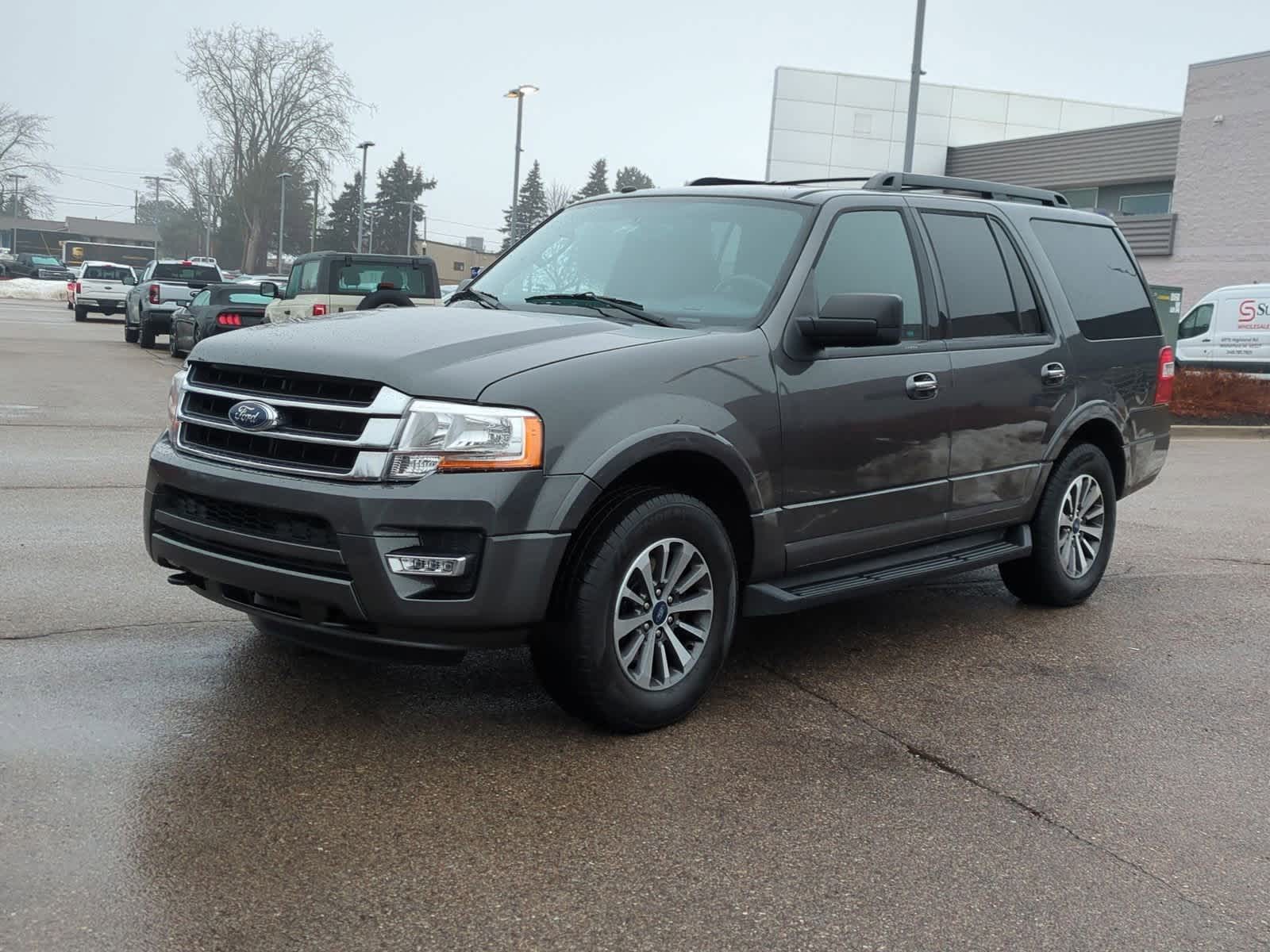 Thumbnail: 2017 Ford Expedition - 4