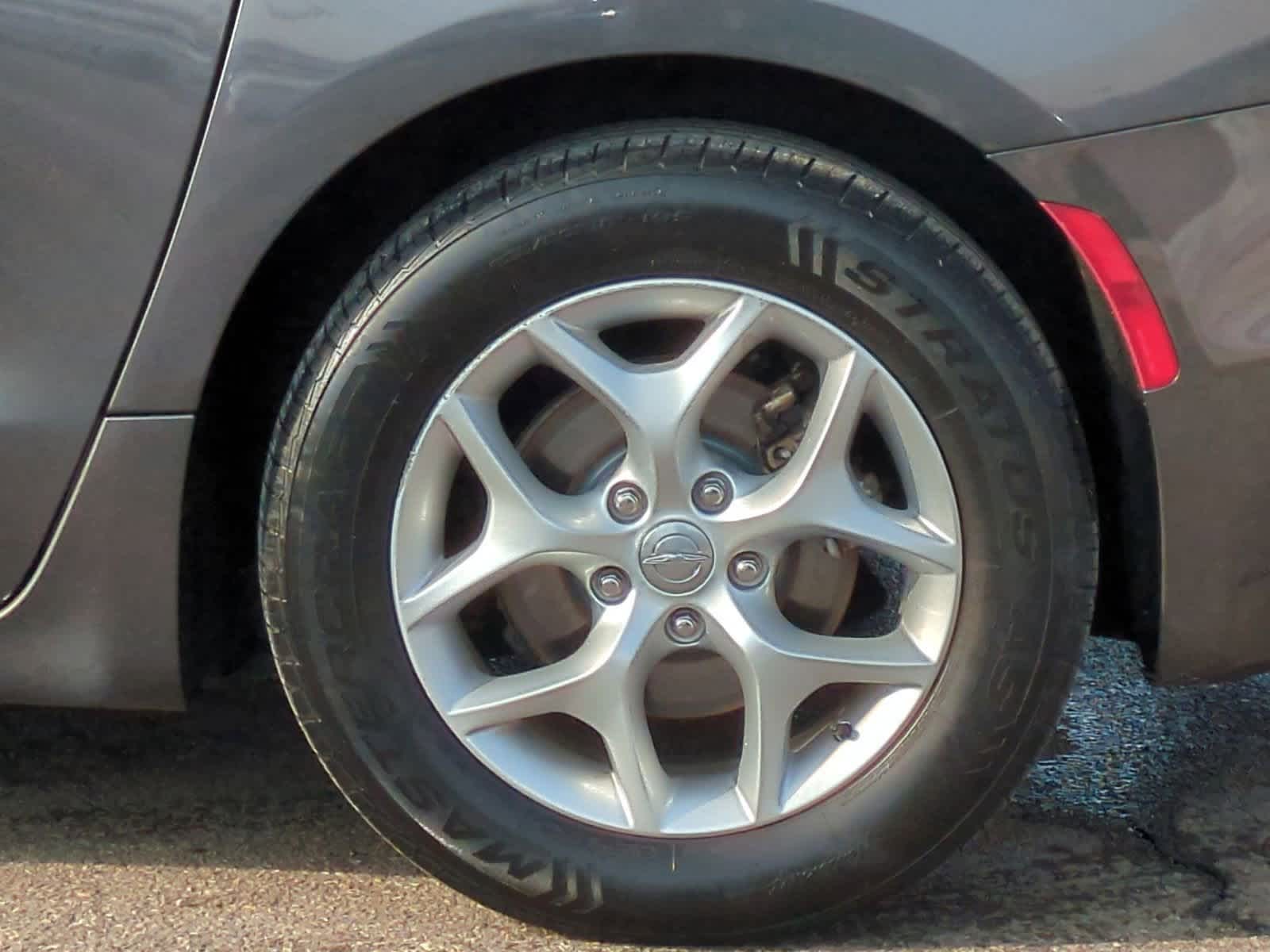 Thumbnail: 2018 Chrysler Pacifica - 14