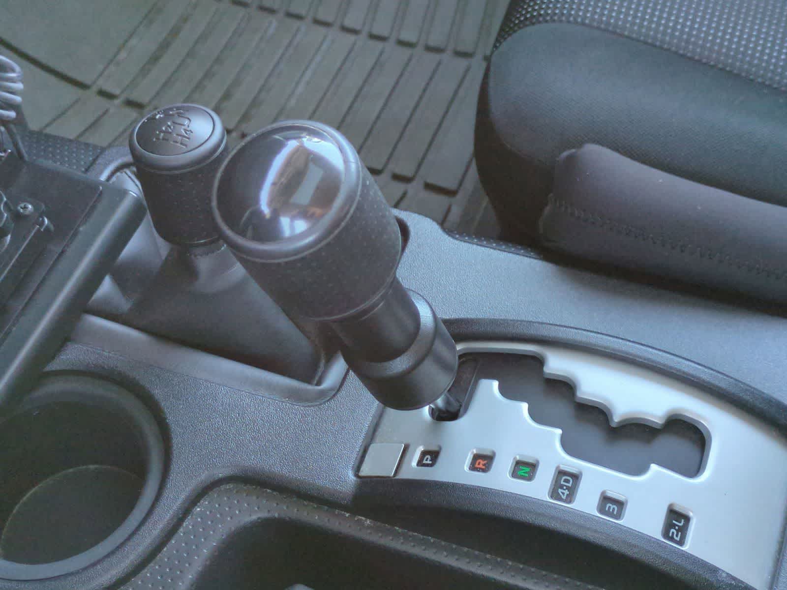 Thumbnail: 2010 Toyota FJ Cruiser - 32