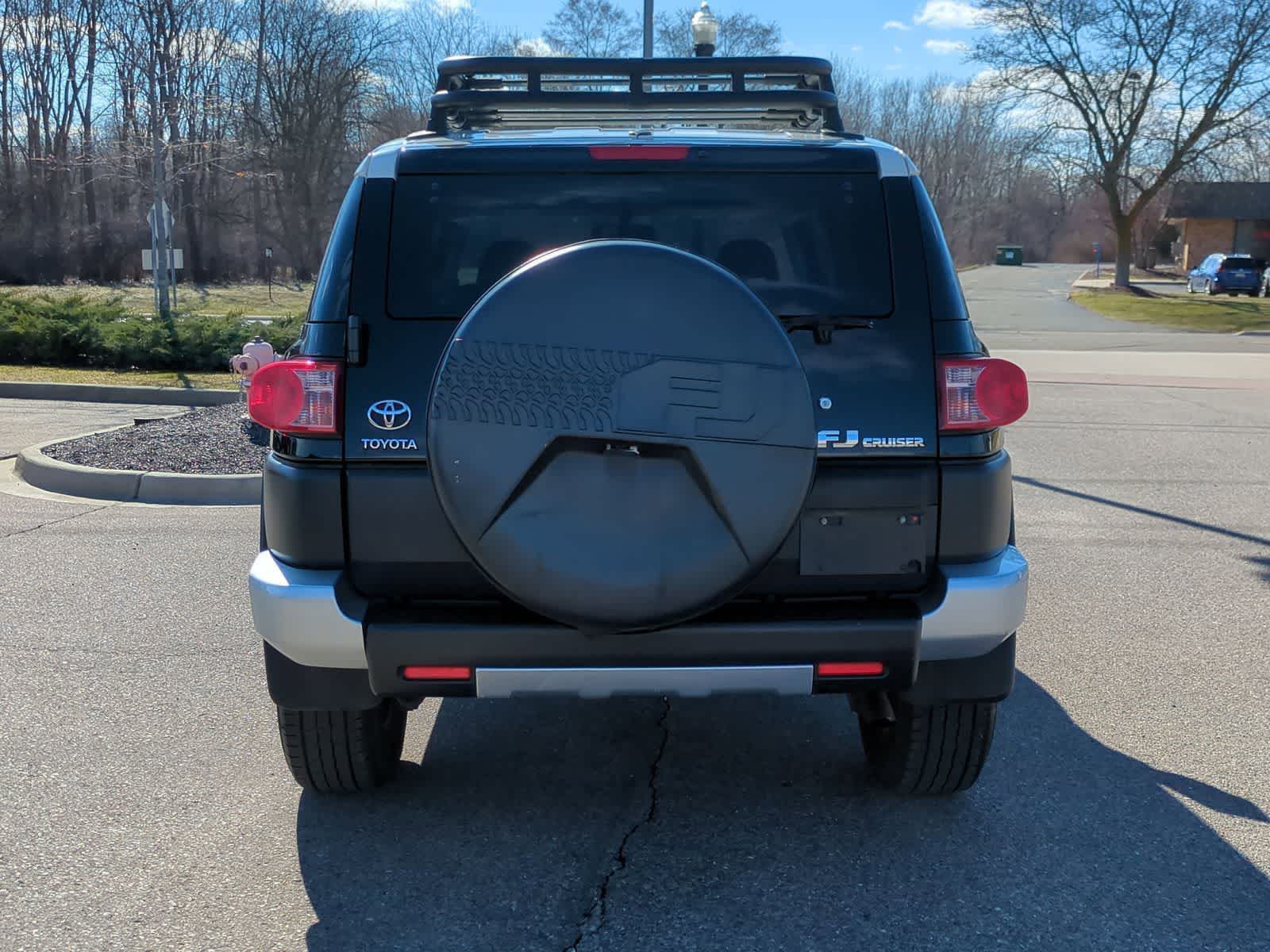 Thumbnail: 2010 Toyota FJ Cruiser - 7