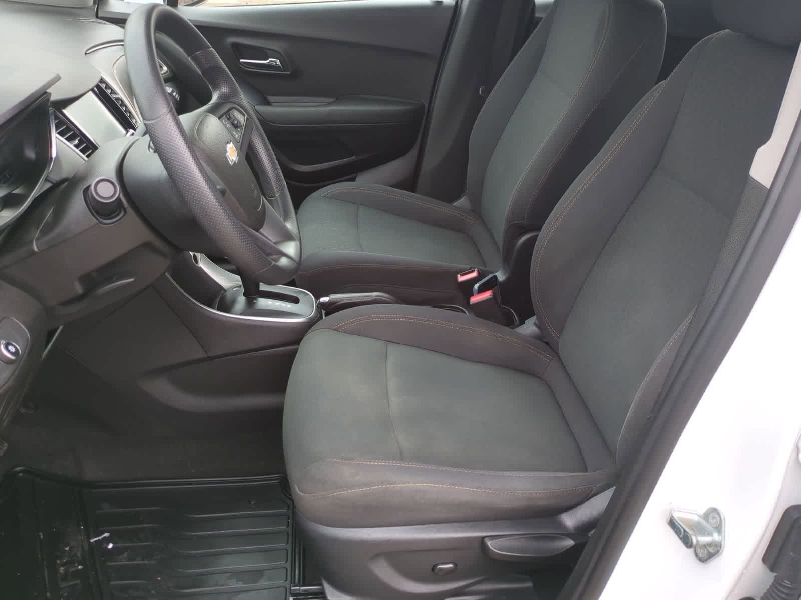 Thumbnail: 2017 Chevrolet Trax - 15