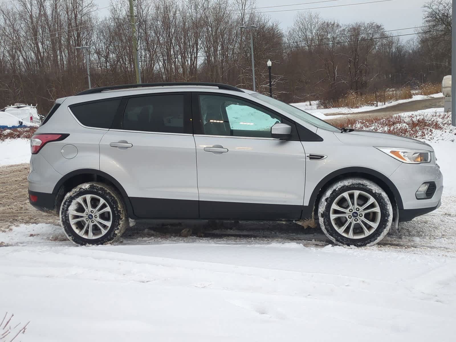 Thumbnail: 2018 Ford Escape - 9